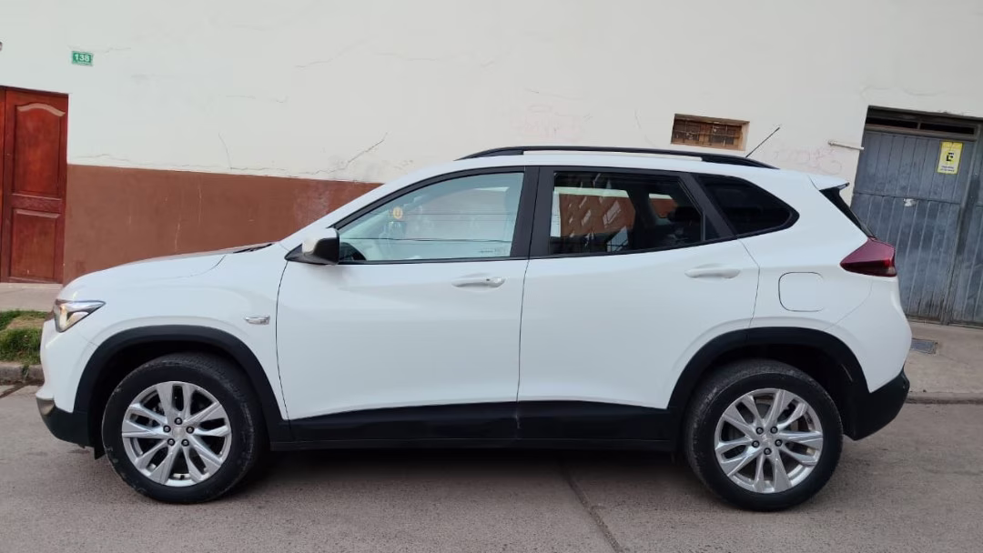 CHEVROLET TRACKER 2023 — foto 1