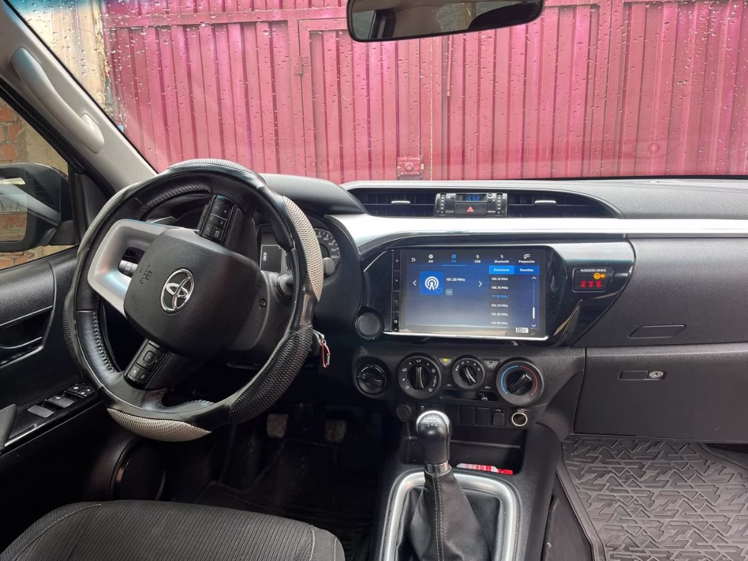 TOYOTA HILUX 4X4 SRV FULL 2024 — foto 6