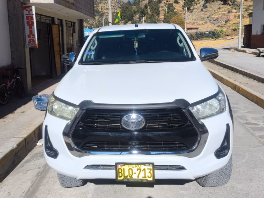 TOYOTA HILUX SR 2022 — foto 2