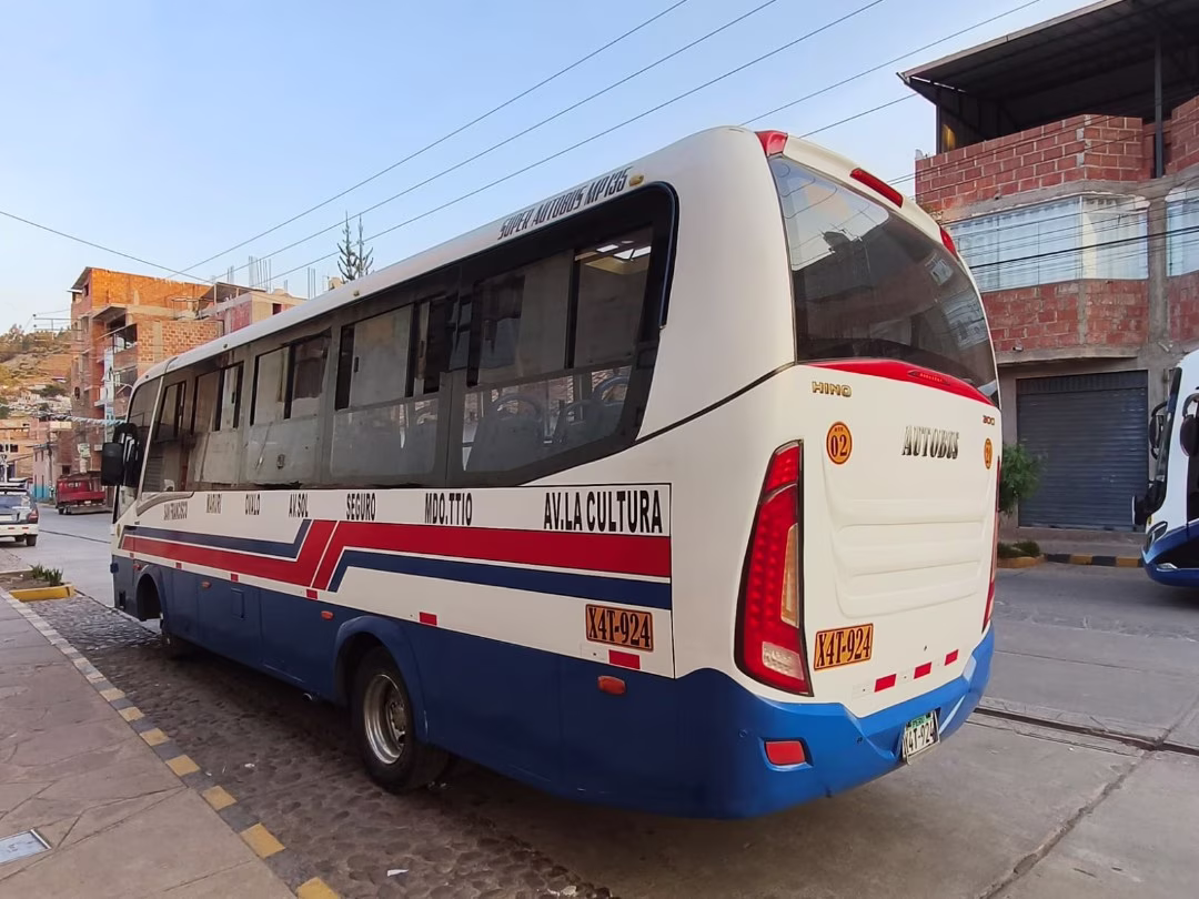 HINO 300 GB BUS 2020 — foto 2