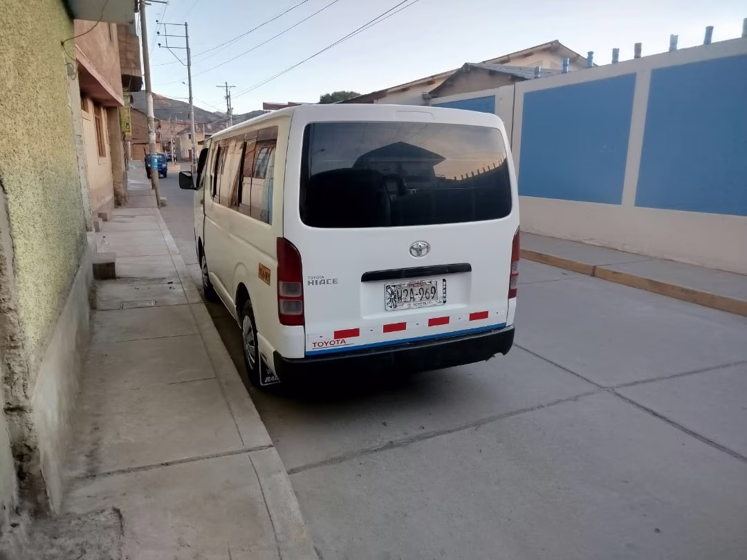 TOYOTA HIACE 2011 — foto 6
