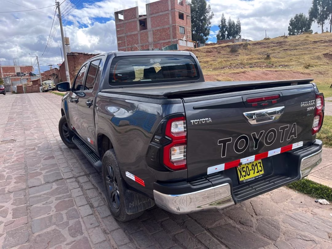 TOYOTA HILUX 4X4 SRV FULL 2024 — foto 3