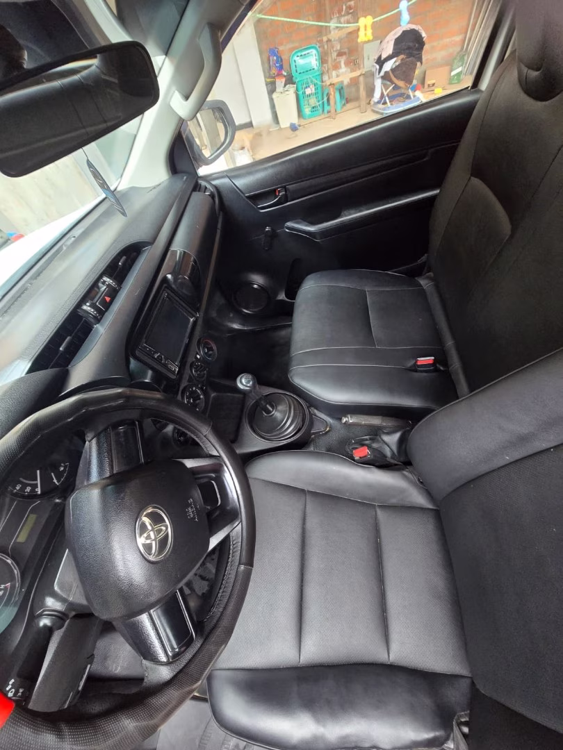 TOYOTA HILUX 4X4 2023 — foto 5