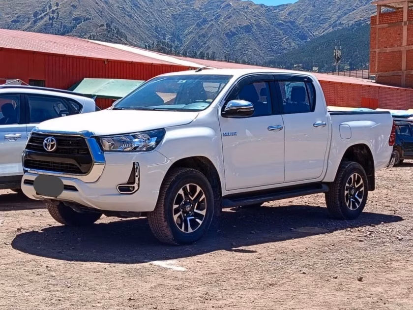 TOYOTA HILUX 4X4 2026 — foto 3