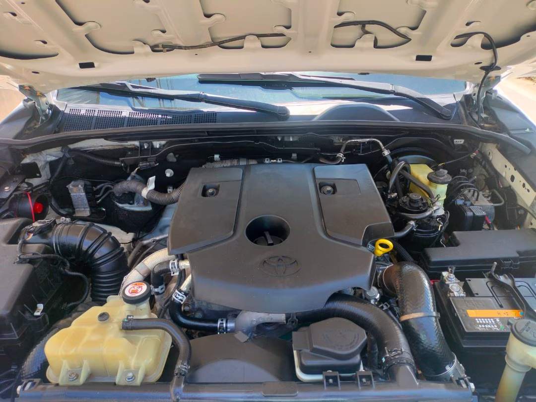 TOYOTA HILUX 4X4 SSR 2022 — foto 2