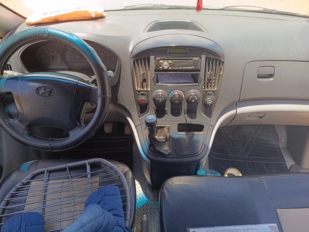 HYUNDAI H1 2010 — foto 5