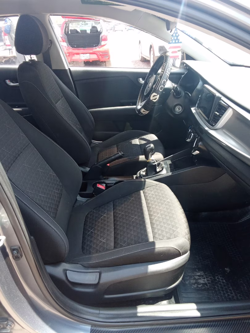 KIA RIO 2018 — foto 5