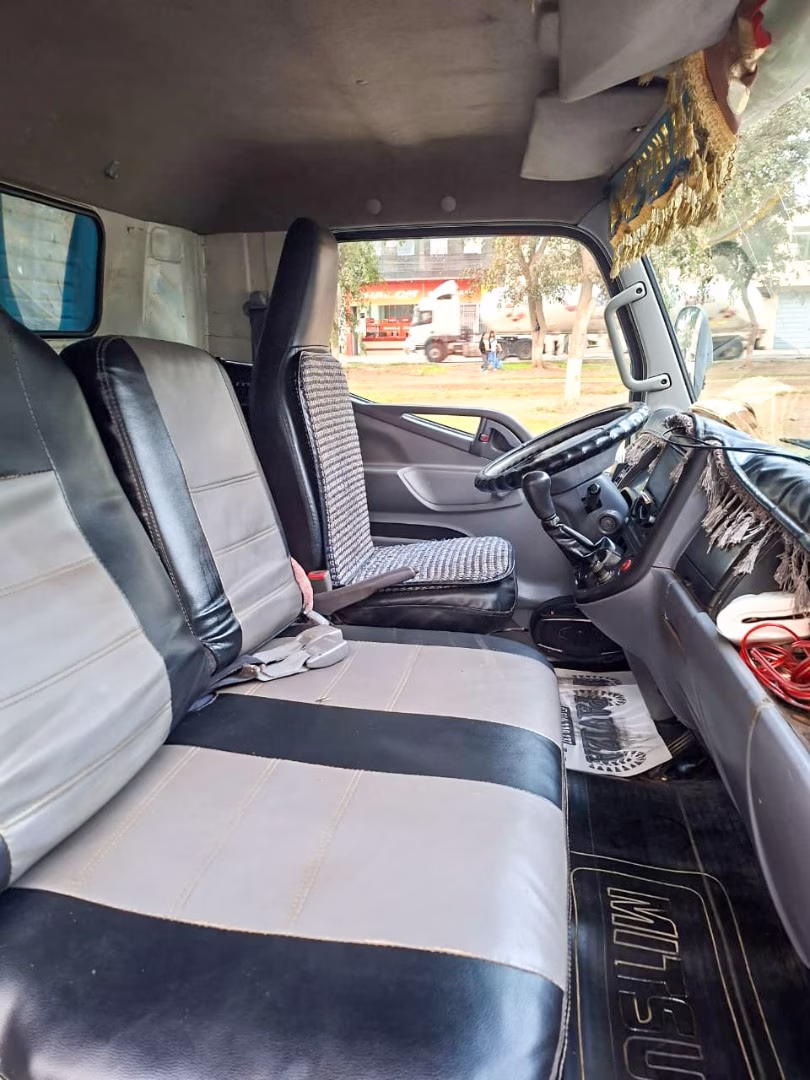 MITSUBISHI FUSO 2013 — foto 3