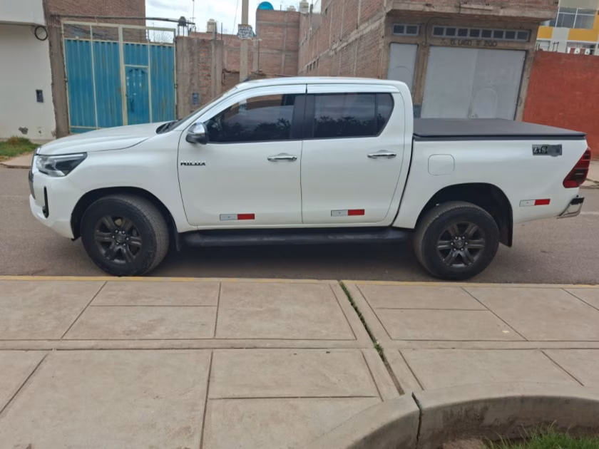 TOYOTA HILUX  4X4 SRV FULL 2022 — foto 4