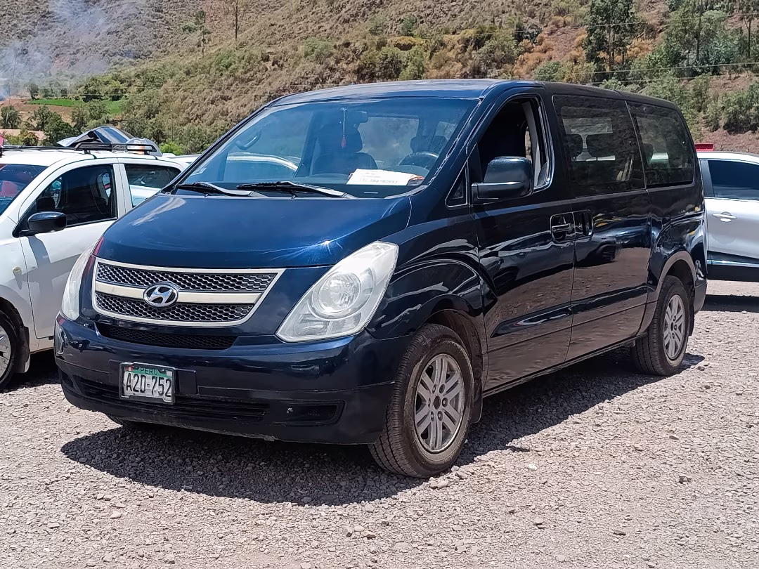 HYUNDAI H1 2010 — foto 1