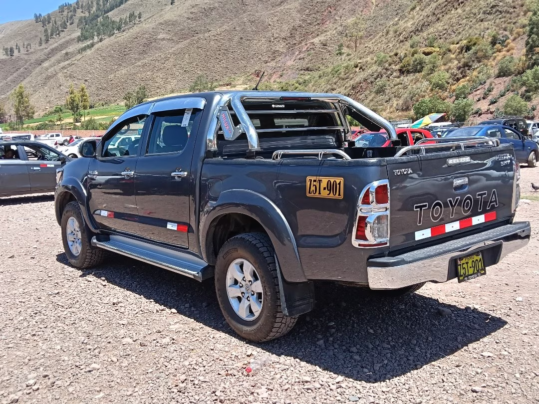 TOYOTA HILUX SRV FULL 4X4 2014 MOD 2015 — foto 4
