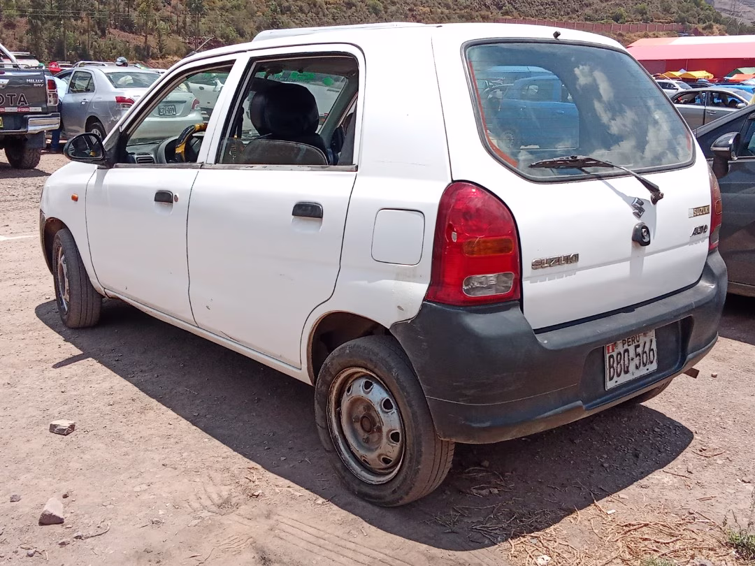 SUZUKI ALTO 2011 — foto 4