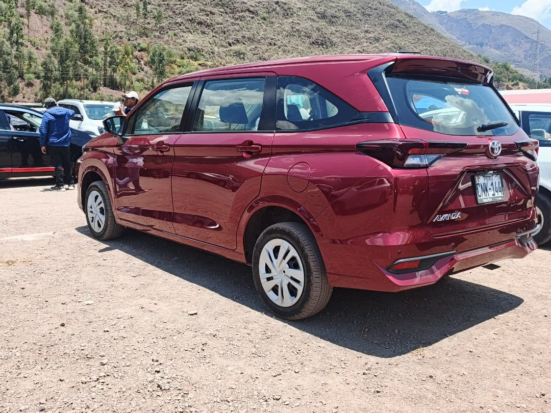 TOYOTA AVANZA 2025 — foto 3