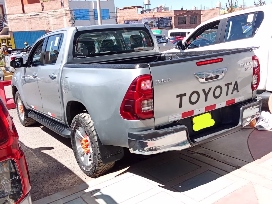 TOYOTA HILUX SRV 4X4 2018 — foto 4