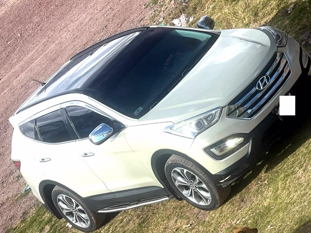HYUNDAI SANTA FE 2013 — foto 9