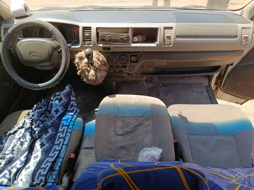 TOYOTA HIACE 2013 — foto 3