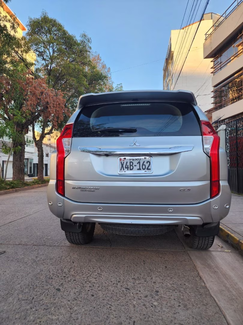 MITSUBISHI MONTERO SPORT 2018 — foto 3