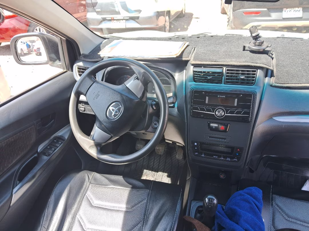 TOYOTA AVANZA MOD 2022 — foto 4