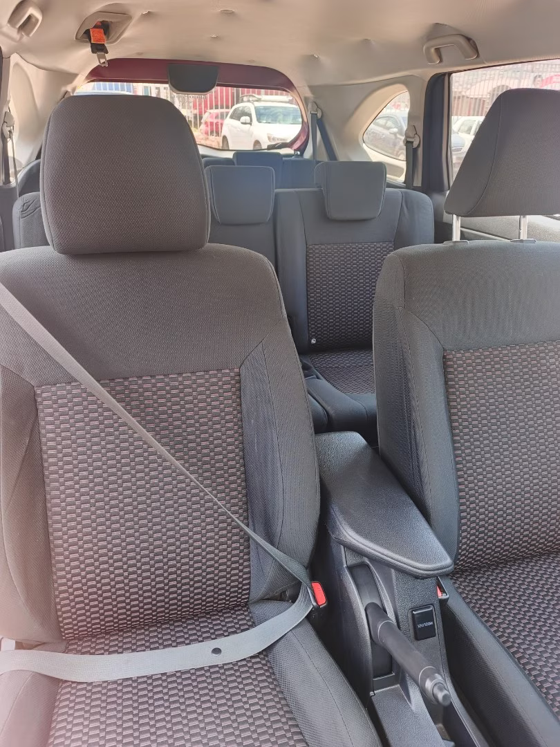 TOYOTA AVANZA 2025 — foto 5