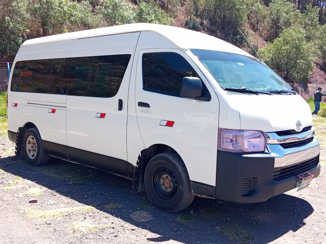 TOYOTA HIACE 2017 — foto 1