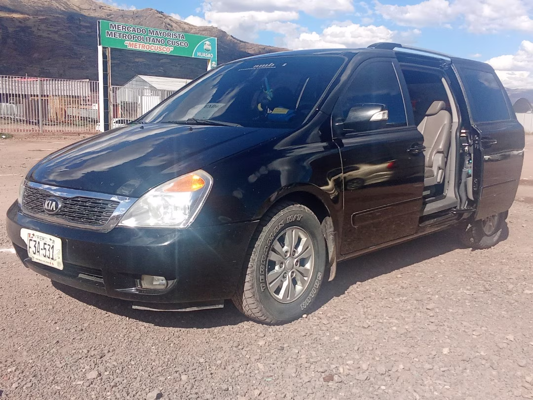 KIA CARNIVAL 2014 — foto 1