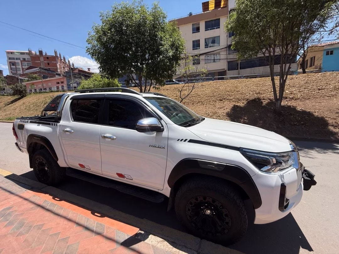 TOYOTA HILUX SR 4X4 2022 — foto 4