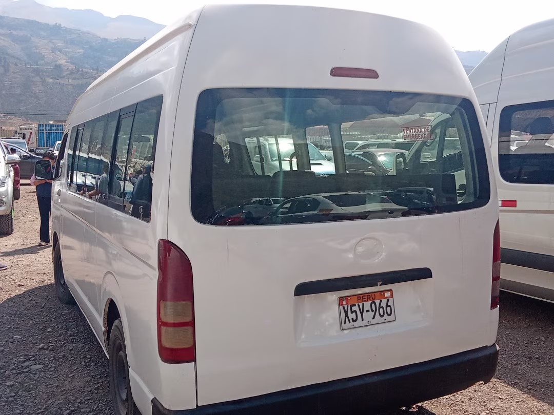TOYOTA HIACE 2013 — foto 4