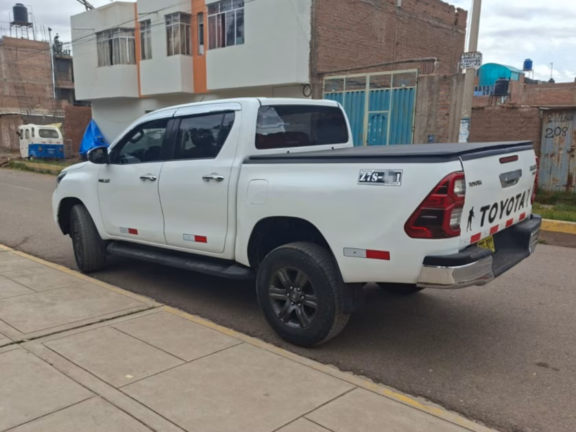 TOYOTA HILUX  4X4 SRV FULL 2022 — foto 2